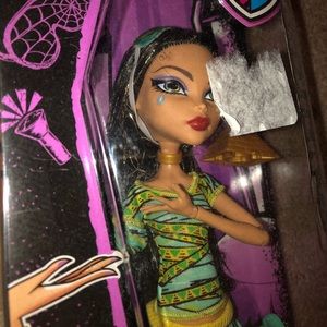 Monster High Doll Cleo Denile (retired and NIB)